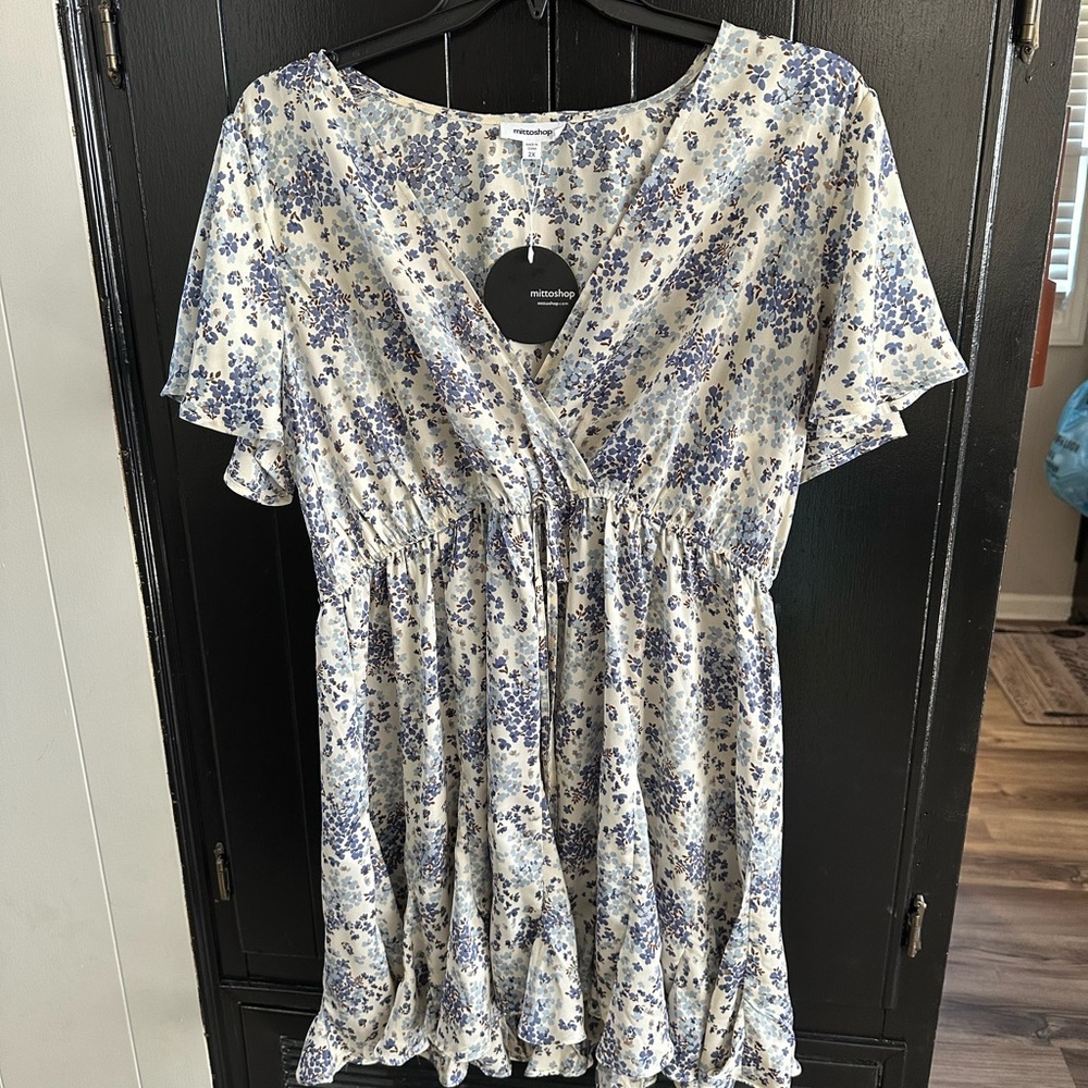 Boutique dress, v neck, blue. NWT